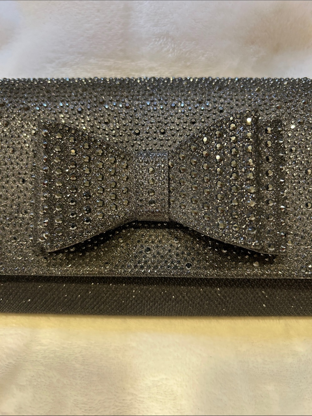 Black Crystal Bow Clutch - Picture 2 of 8